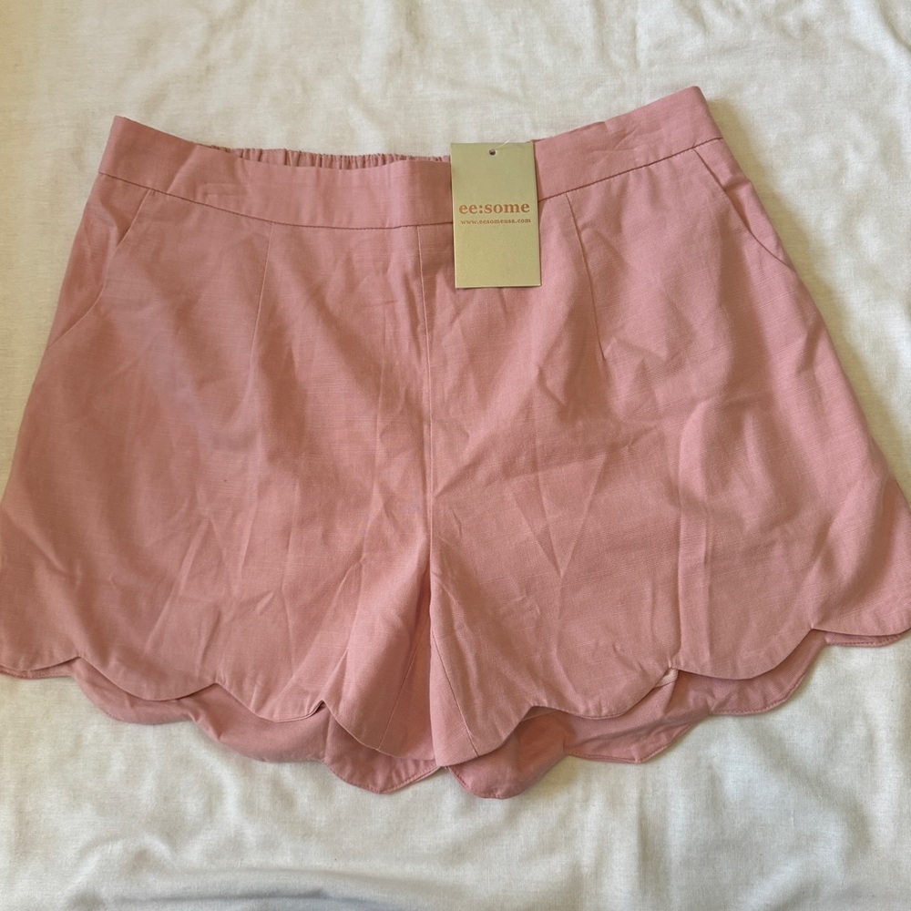 NEW Eesome Large Pink Scalloped Shorts